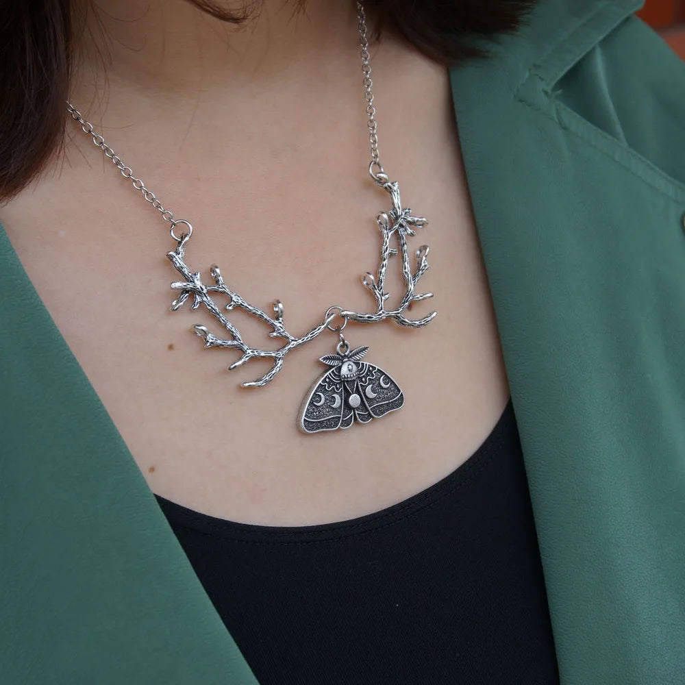 Relic of the Hollow Grove Necklace
