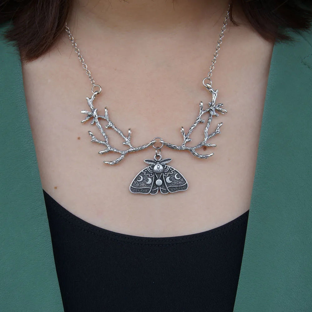 Relic of the Hollow Grove Necklace